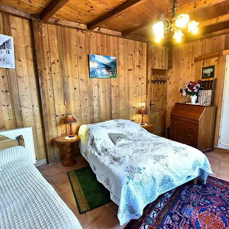 Chambres D'hotes A L'oree Du Bois B&B